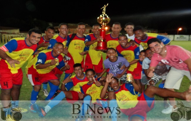 Santa Maria Eterna derrota Barrolândia e leva o título de Campeão do Campeonato Municipal 2012.