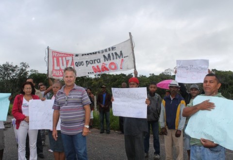 Após manifestação de moradores do Ubú pista é liberada