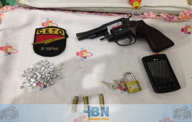 Policiais da CETO e 5ª Companhia do 8º BPM apreendem drogas e conduzem menores por tráfico de drogas.