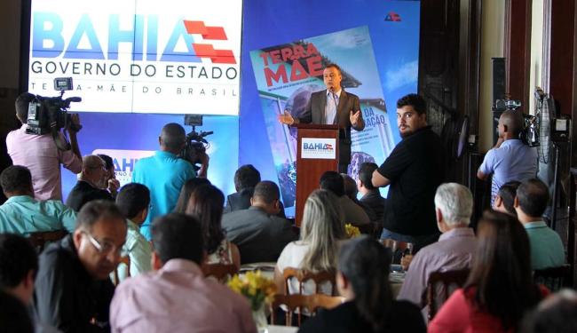 Governador diz que ‘um partido se apropriou’ da greve dos professores universitários.