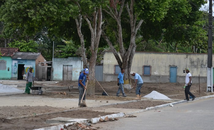 Prefeita Alice em meio a crise continua realizando obras no municipio.