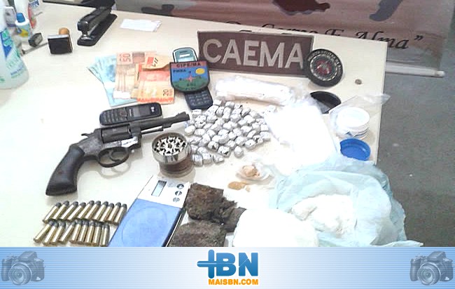 Polícia Militar de Belmonte e CAEMA prendem acusado de tráfico de drogas no Bom Jardim.