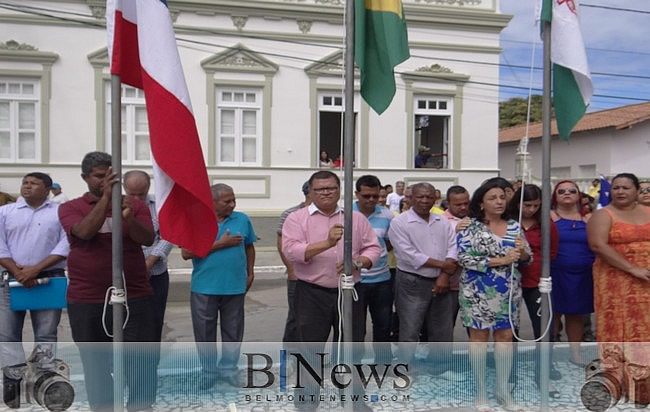 Lindo Desfile Cívico marca o feriado de 07 de Setembro em Belmonte.