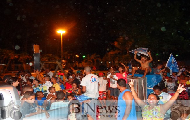 Grande passeata marca a comemoração da vitória de Jânio Natal em Belmonte.