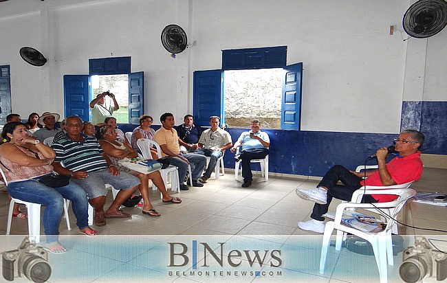 Janival faz reunião informal com a comunidade para mostrar atividades e projetos da próxima gestão.