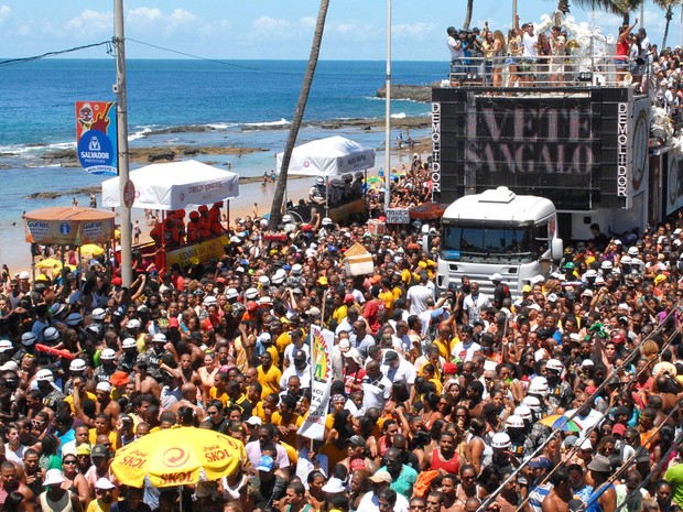 Crise é responsável por cancelamento do carnaval em 70 cidades brasileiras.