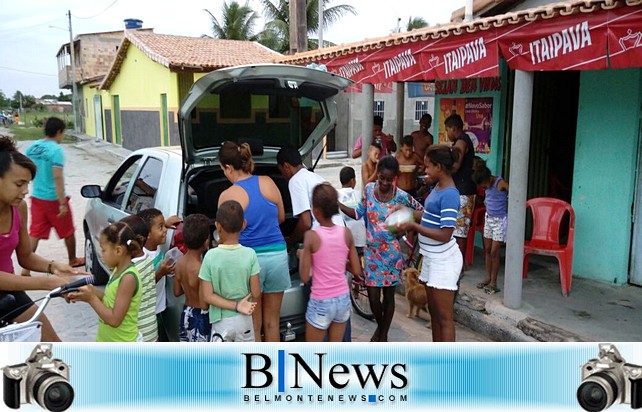 Vereador Alfredo Aberceb e esposa distribuem sopa para famílias carentes em Belmonte.