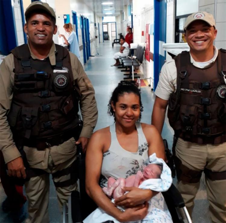 Policiais do 8ºBPM são condecorados em Salvador pelos relevantes serviços prestados à Segurança Pública do Estado da Bahia.