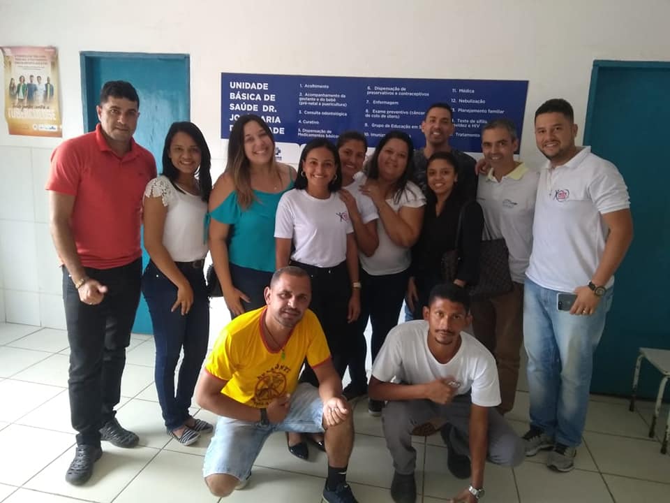 Novo médico que atenderá em Santa Maria Eterna se reúne com equipe de saúde do distrito.