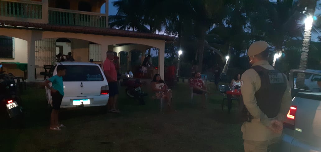 Pessoas ignoram os perigos do COVID-19 e continuam promovendo festas em Belmonte.