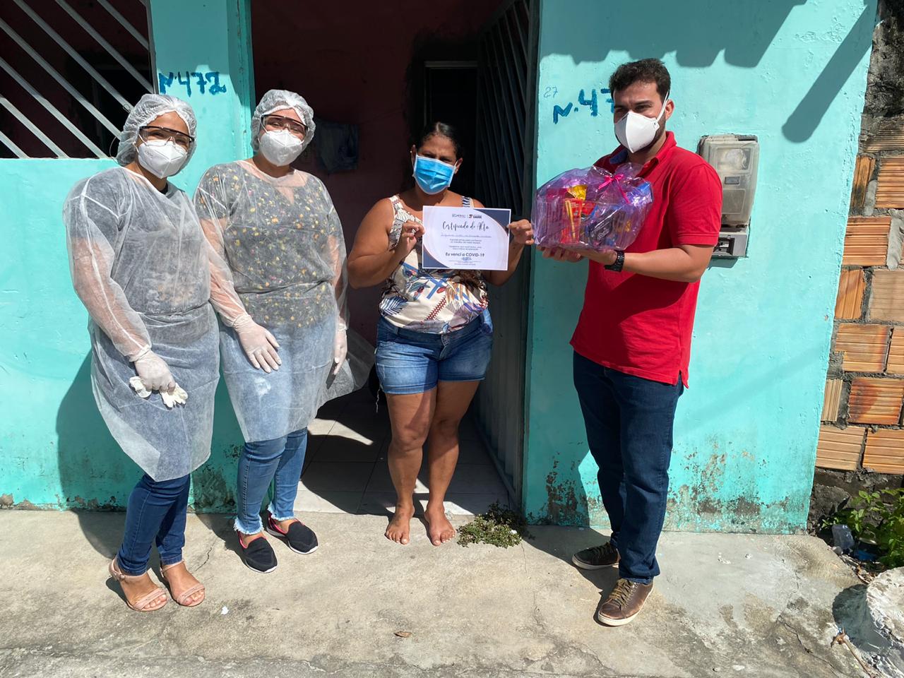 Técnica de Enfermagem infectada pelo COVID-19 no trabalho recebe alta médica.