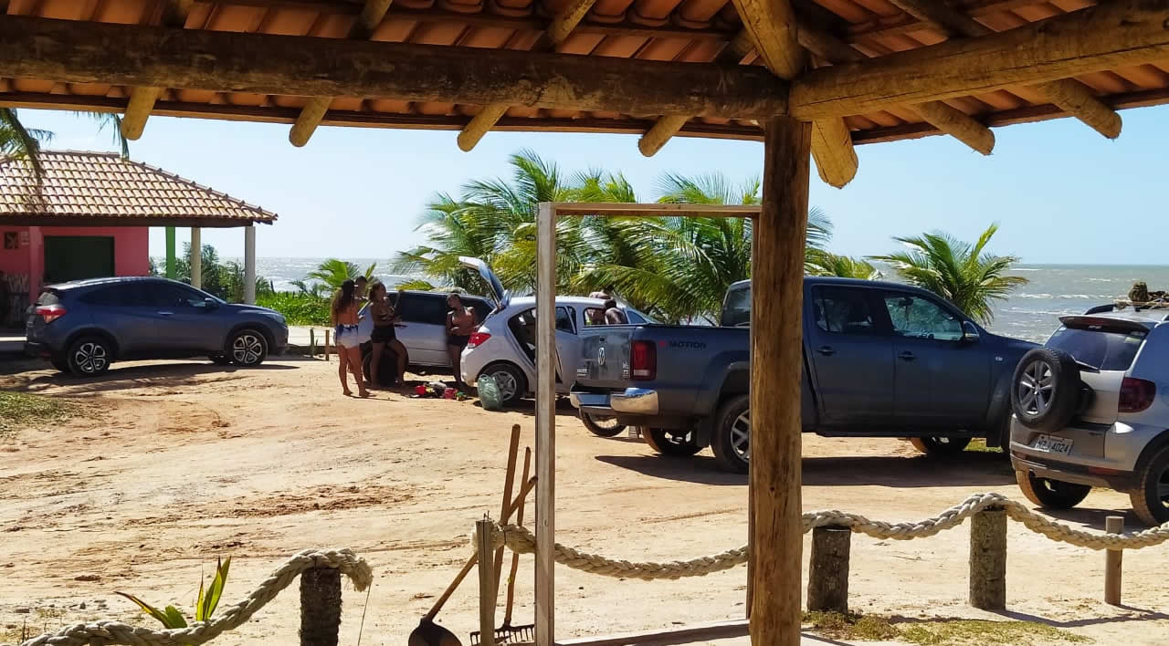 Grande fluxo de turistas em Mogiquiçaba preocupa moradores.