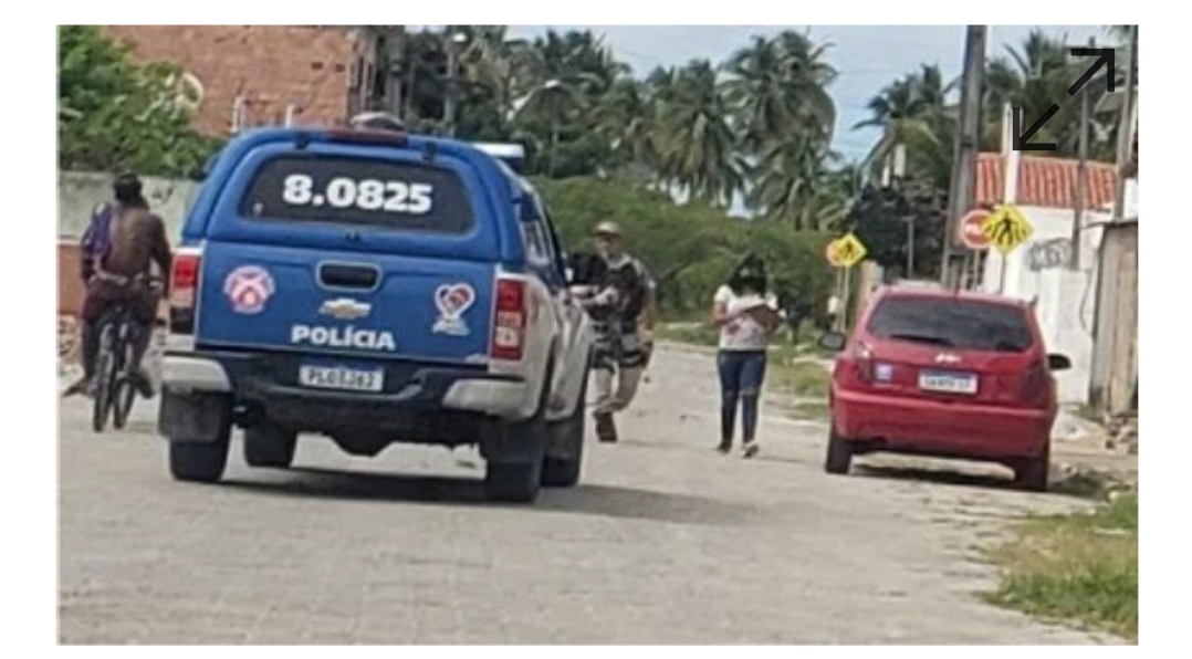 Equipe de pesquisa eleitoral burla fiscalização de saúde e acaba barrada pela PM.