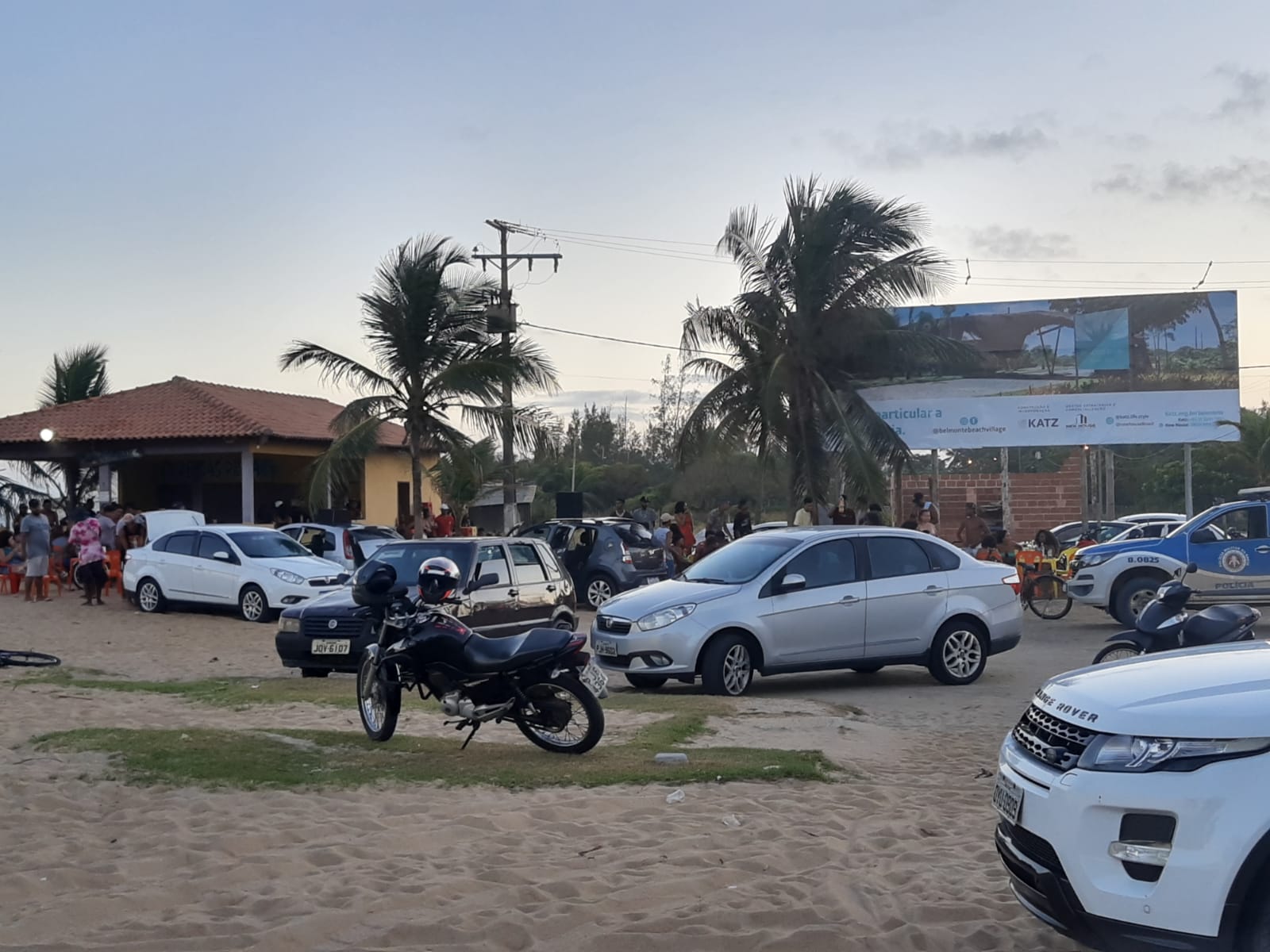 Mesmo com avanço do COVID-19, Belmonte registra pontos de aglomeração em praias e bares.