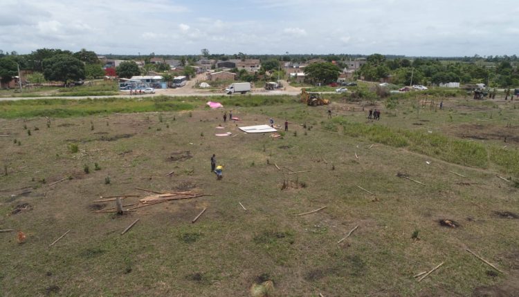 Prefeitura promove desocupação em área próxima ao “anel viário”, em Porto Seguro.