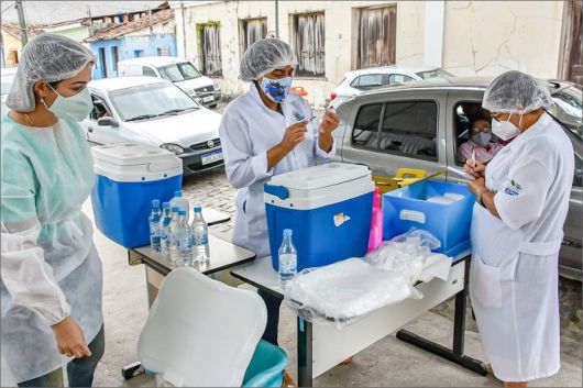 Porto Seguro já aplicou 85,8% das vacinas recebidas e vai receber novas doses.